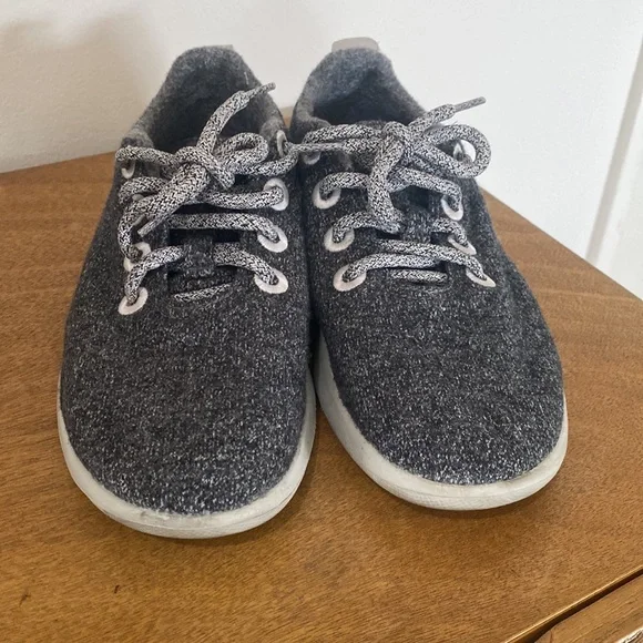 Allbirds - size 6 in excellent used condition - Picture 2 of 4